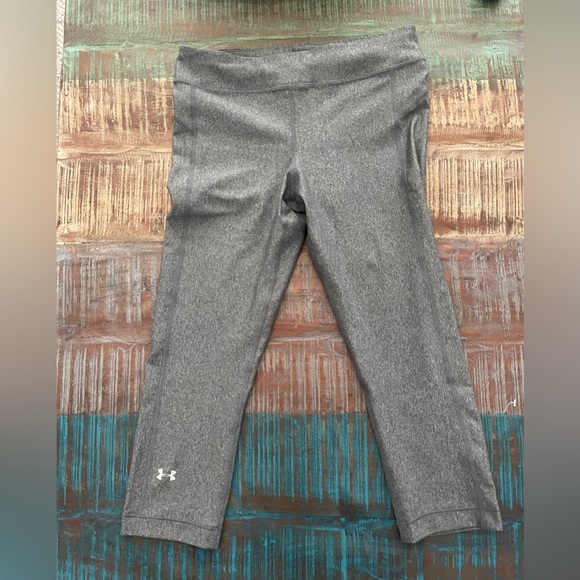 Under Armour Crop leggings NWT - Picture 3 of 7